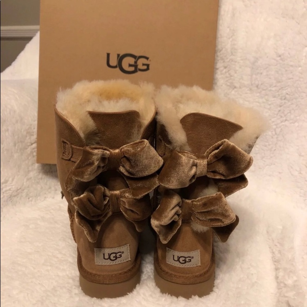 Ugg Velvet Bailey Bow II